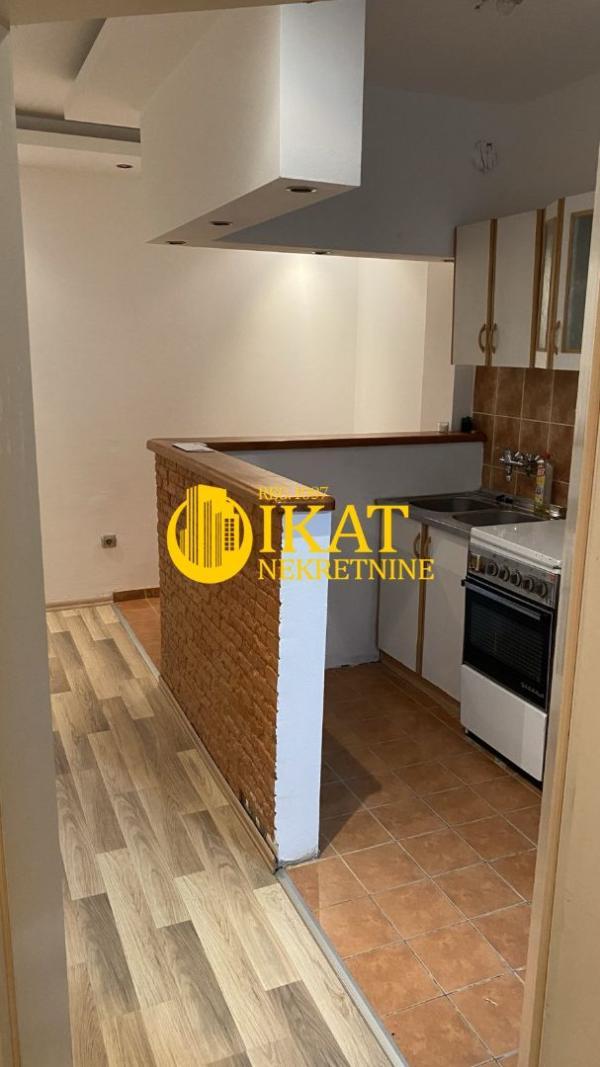 Glavna slika -Trosoban stan za izdavanje, 45m2, 450€