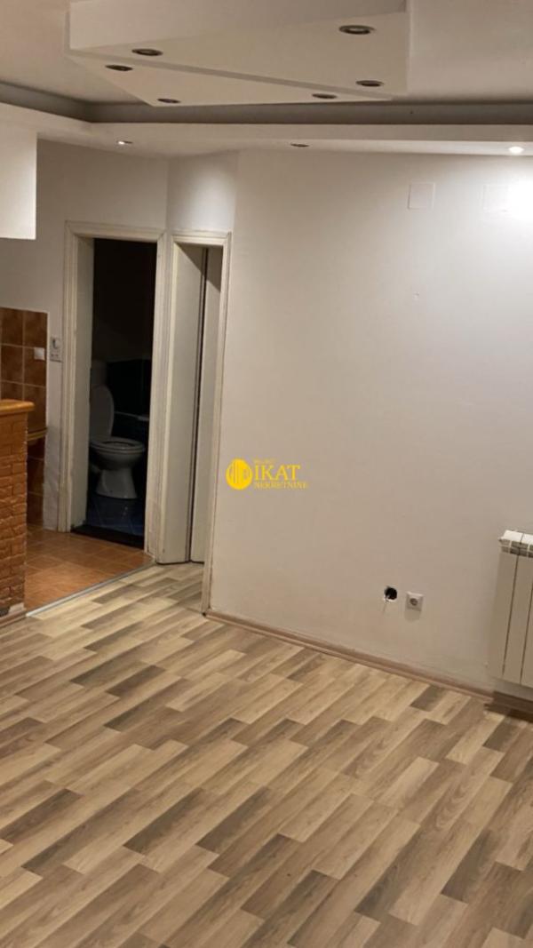 Slika 5 - Trosoban stan za izdavanje, 45m2, 450€