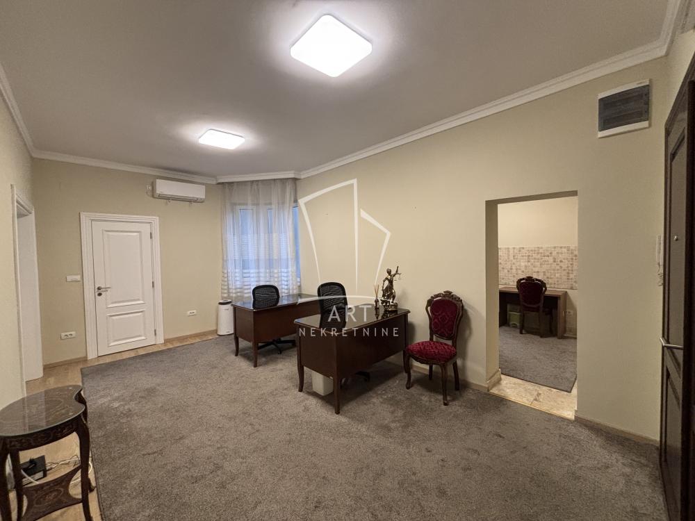 Slika 3 - Luke Ćelovića Trebinjca, Trosoban stan za izdavanje, 79m2, 1.600€