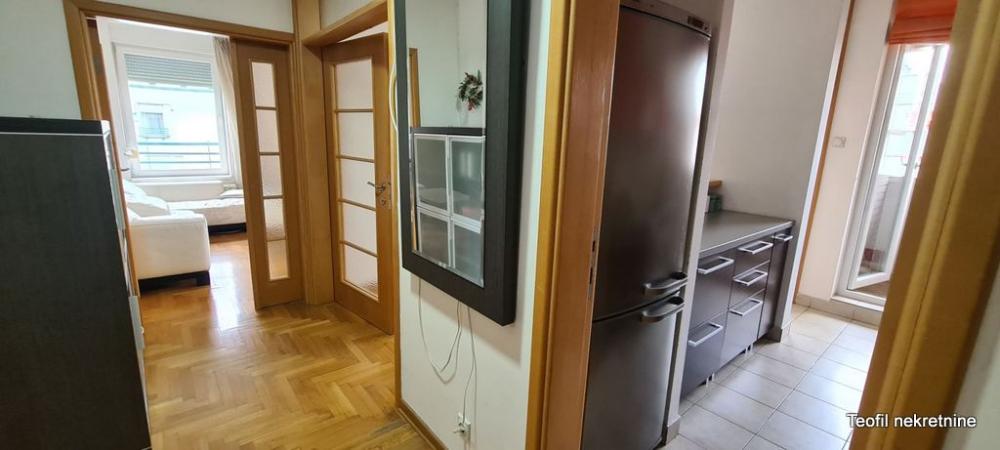 Slika 4 - Bulevar Arsenija Čarnojevića, Trosoban stan za izdavanje, 98m2, 1.300€
