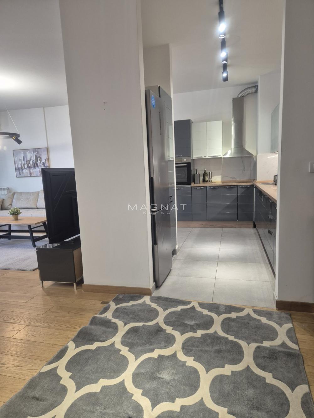 Slika 8 - Tadije Sondermajera, Trosoban stan za izdavanje, 108m2, 1.800€