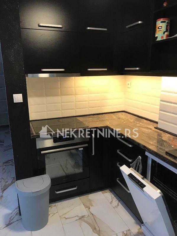 Slika 6 - Rene Magrita, Četvorosoban stan za izdavanje, 100m2, 800€