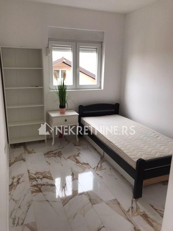 Slika 11 - Rene Magrita, Četvorosoban stan za izdavanje, 100m2, 800€