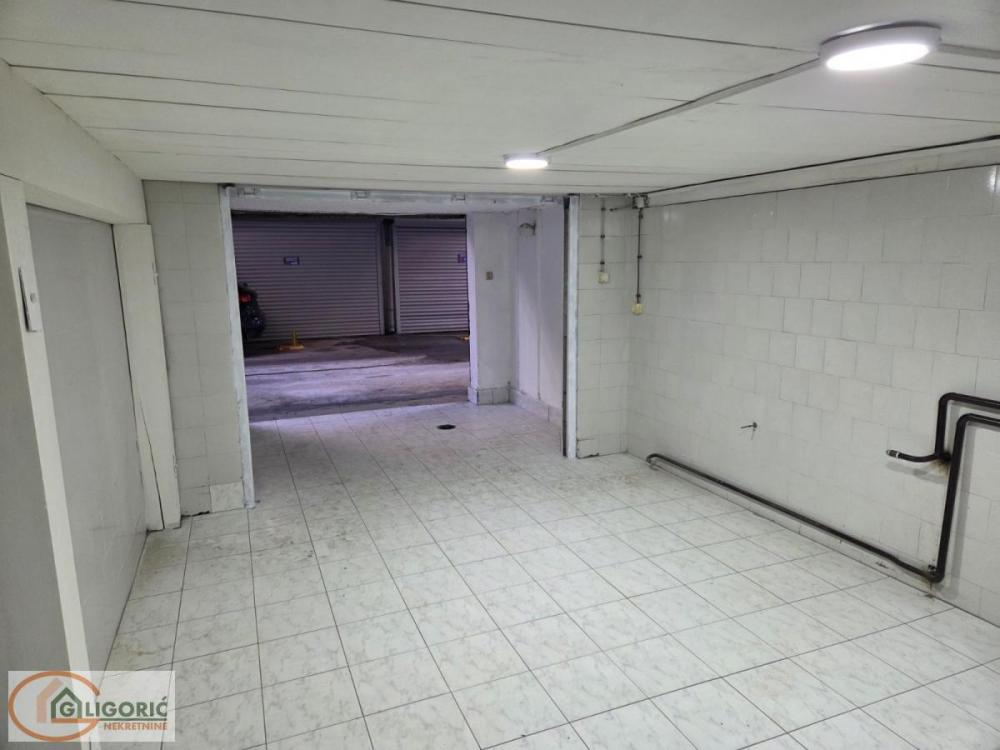 Slika 11 - Bulevar Mihajla Pupina,  Lokal za izdavanje, 160m2, 2.500€
