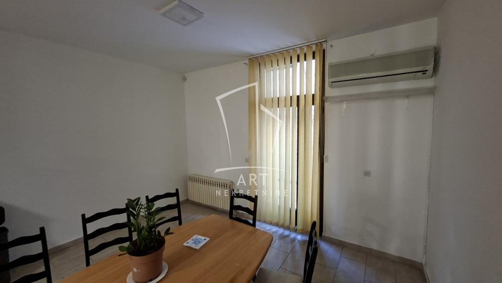 Slika 2 - Milana Tankosića,  Kuća za izdavanje, 487m2, 4.500€