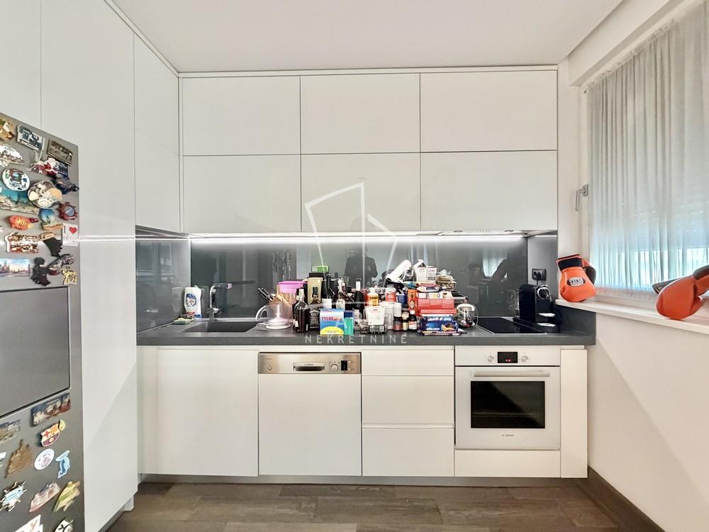 Slika 3 - Bulevar Mihajla Pupina, Trosoban stan na prodaju, 80m2, 360.000€