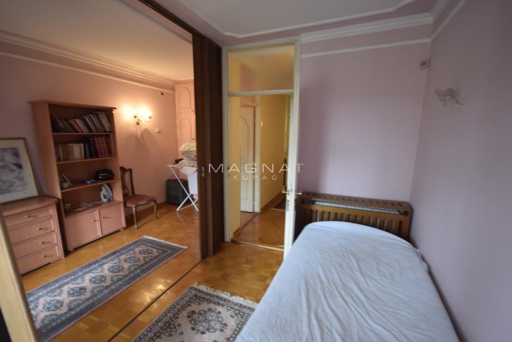 Slika 8 - Milovana Jankovića,  Kuća za izdavanje, 225m2, 1.800€