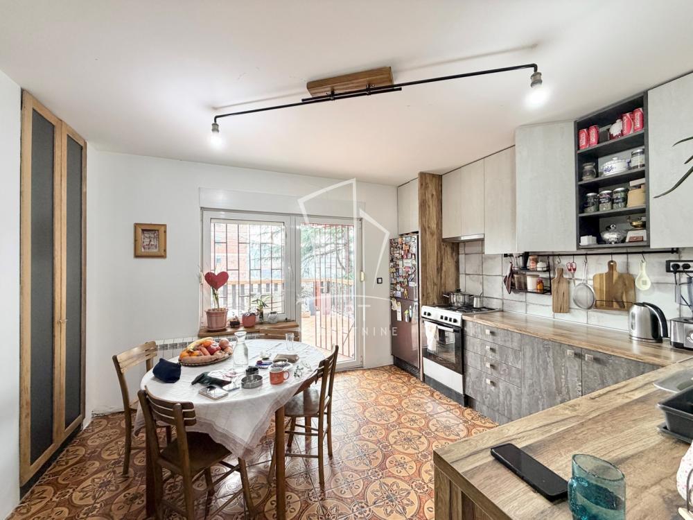 Slika 11 - Doljanska (Sremčica), Kuća na prodaju, 258m2, 200.000€