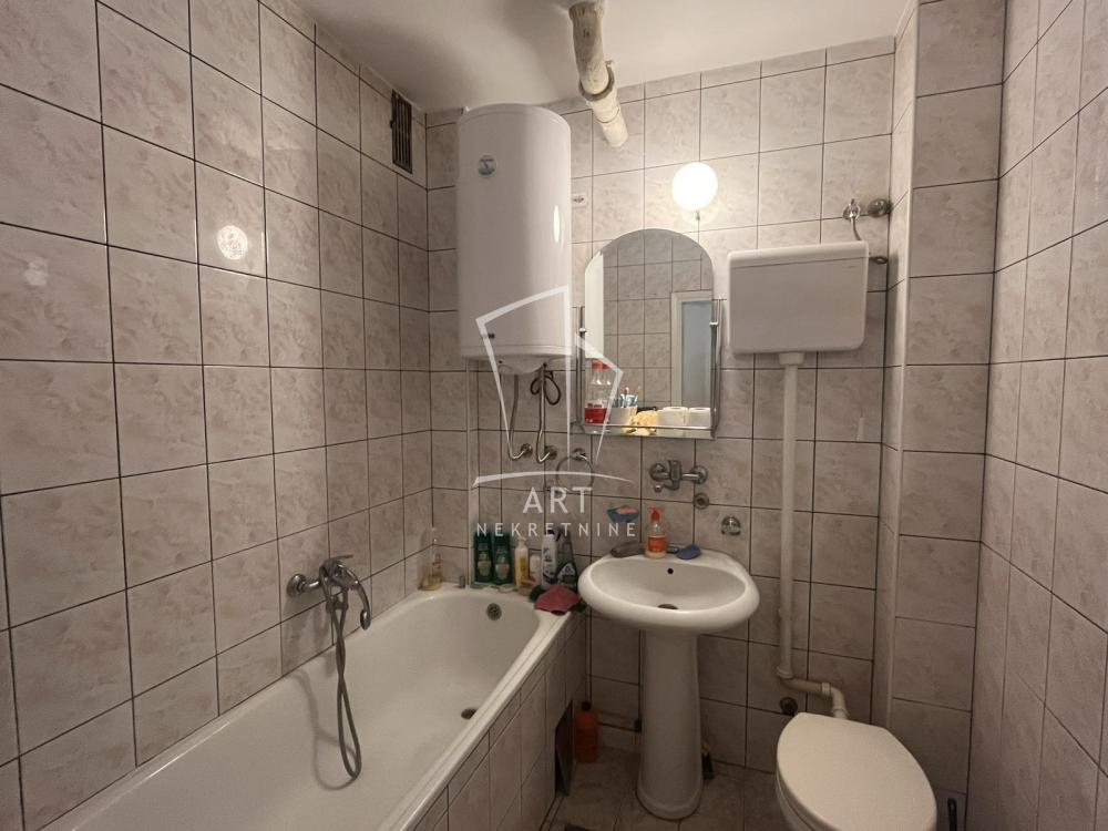 Slika 4 - Narodnih heroja,  Lokal za izdavanje, 71m2, 700€