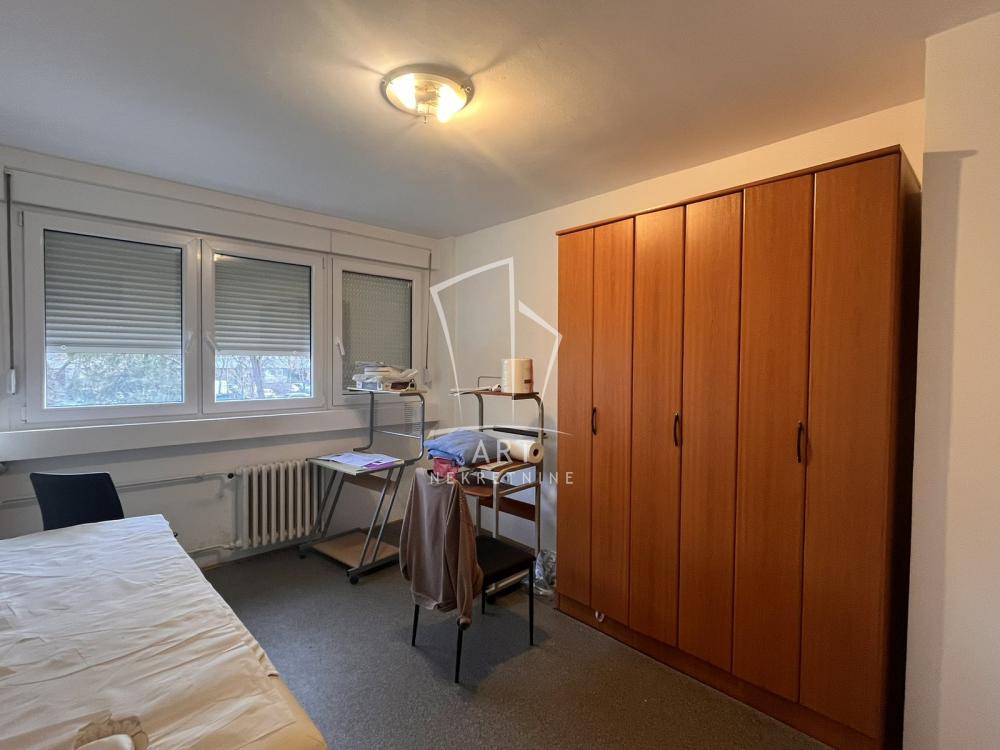 Slika 1 - Narodnih heroja,  Lokal za izdavanje, 71m2, 700€