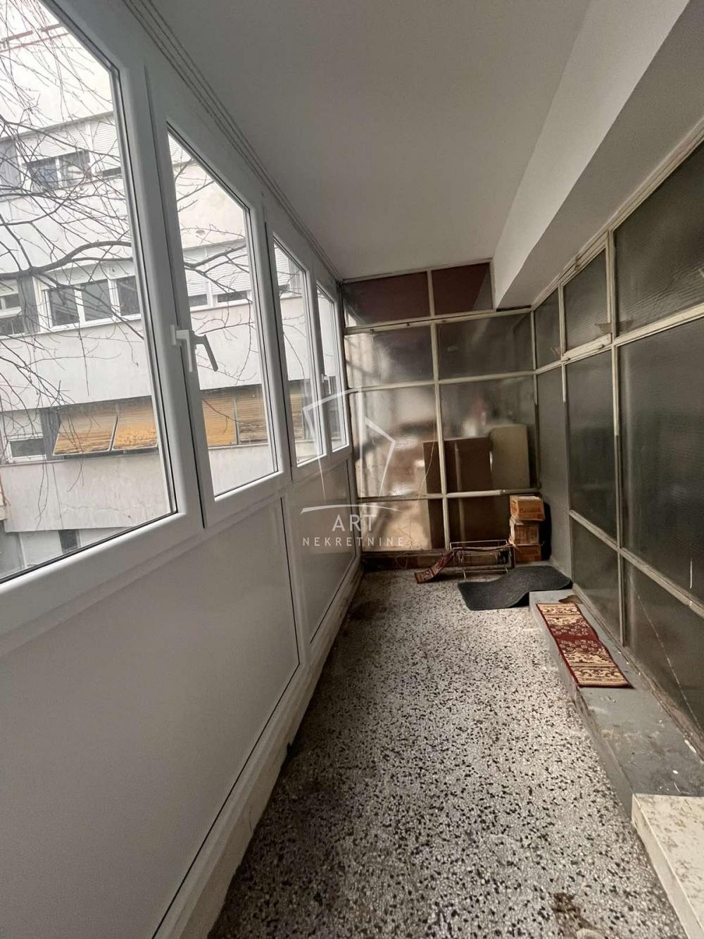 Slika 5 - Narodnih heroja,  Lokal za izdavanje, 71m2, 700€