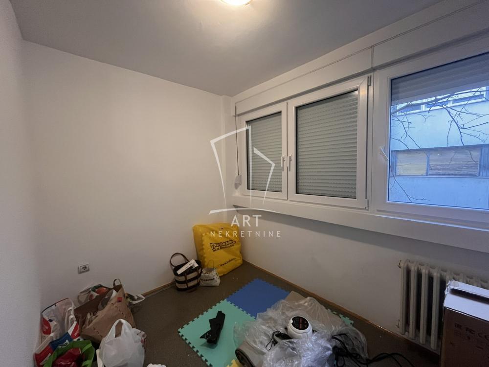 Slika 2 - Narodnih heroja,  Lokal za izdavanje, 71m2, 700€