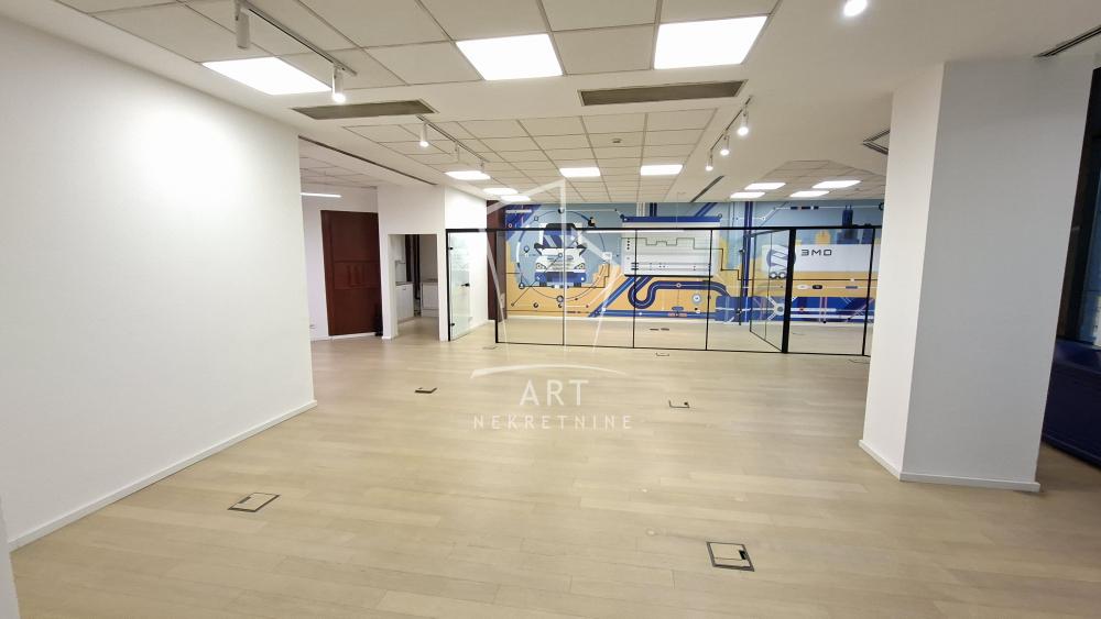 Slika 1 - Vladimira Popovića,  Lokal za izdavanje, 128m2, 1.920€