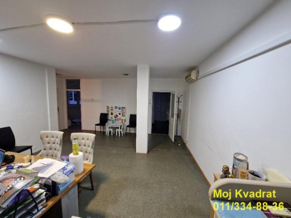 Slika 1 - Trosoban stan za izdavanje, 71m2, 700€