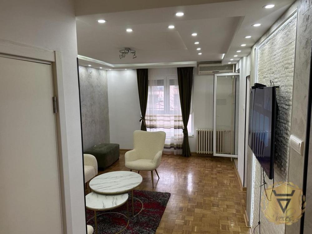 Glavna slika -Četvorosoban stan za izdavanje, 81m2, 700€