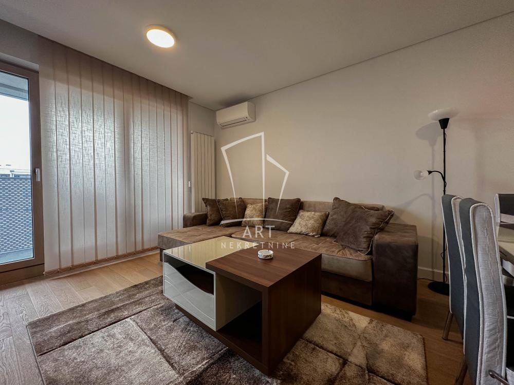 Slika 1 - Džona Kenedija, Trosoban stan za izdavanje, 78m2, 1.450€