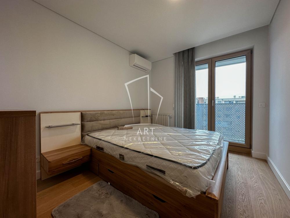 Slika 2 - Džona Kenedija, Trosoban stan za izdavanje, 78m2, 1.450€