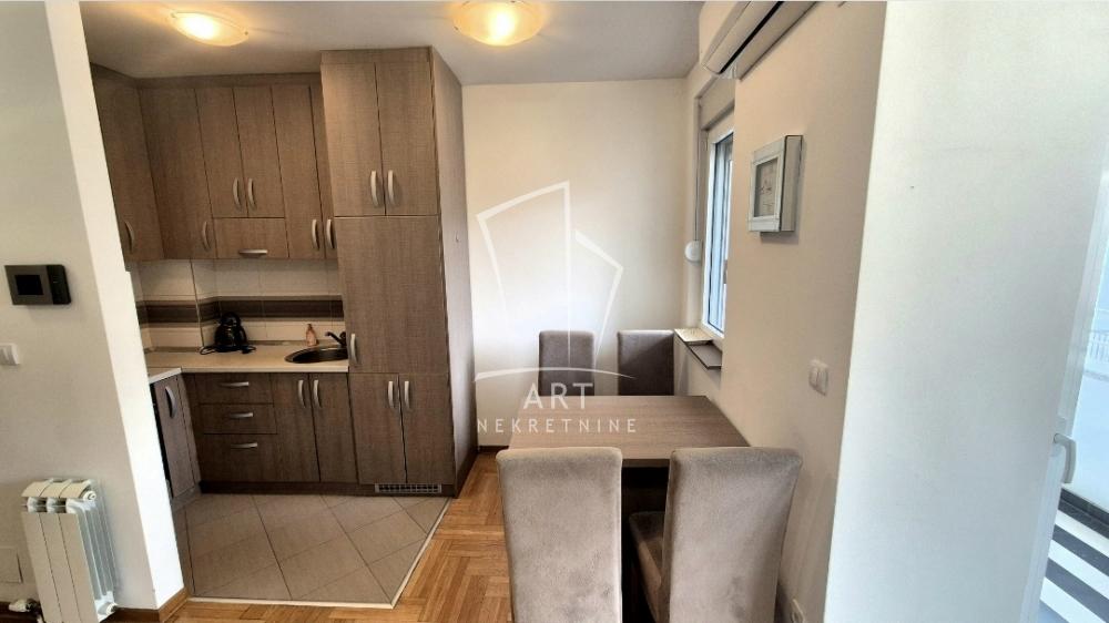 Slika 7 - Marka Oreškovića, Trosoban stan za izdavanje, 49m2, 750€