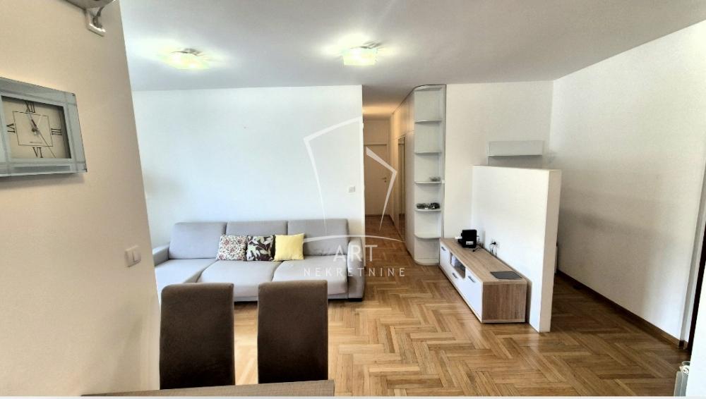 Slika 8 - Marka Oreškovića, Trosoban stan za izdavanje, 49m2, 750€