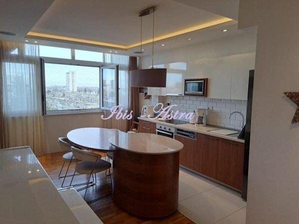 Slika 5 - Bulevar Maršala Tolbuhina, Trosoban stan na prodaju, 78m2, 380.000€