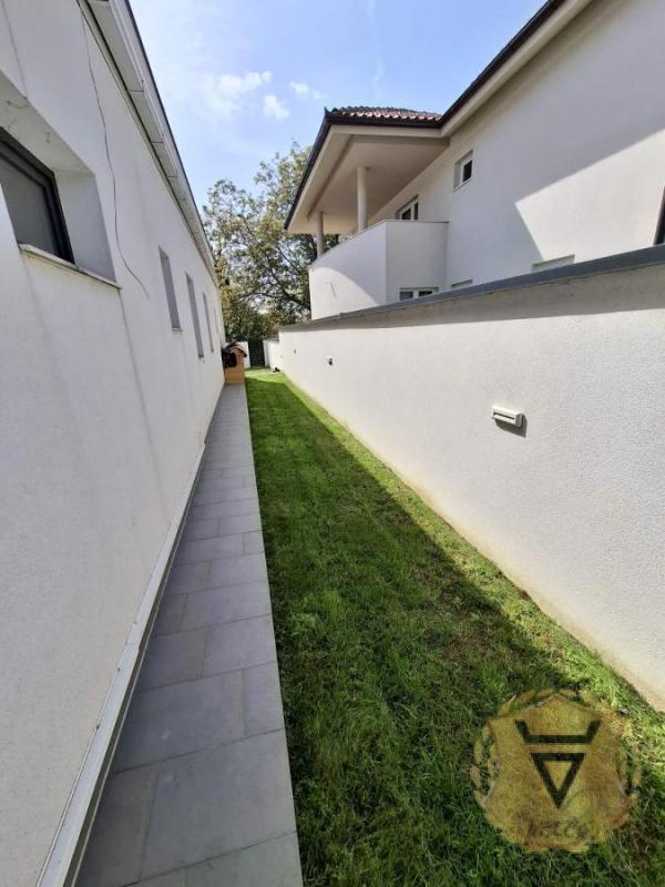 Slika 4 -  Kuća za izdavanje, 200m2, 2.300€