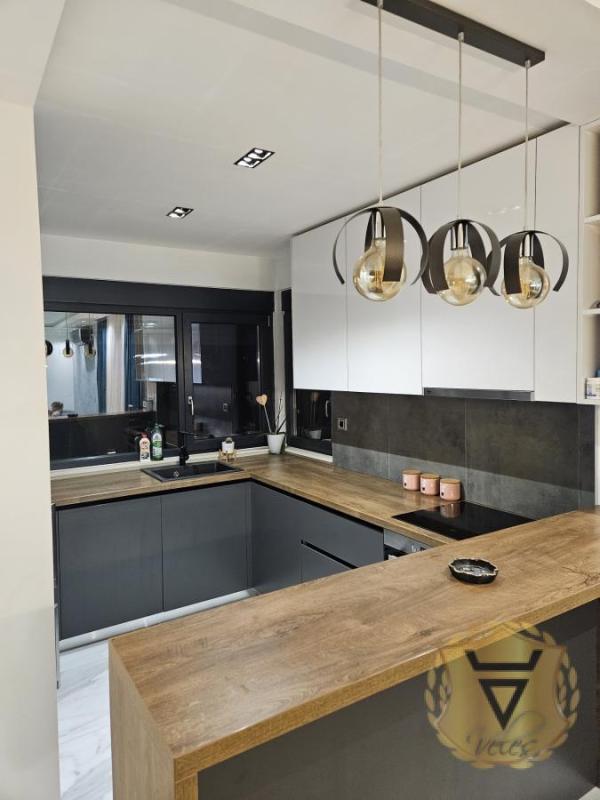 Slika 11 -  Kuća za izdavanje, 200m2, 2.300€