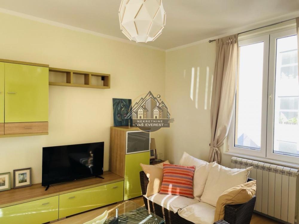 Glavna slika -Dvoiposoban stan na prodaju, 60m2, 220.000€