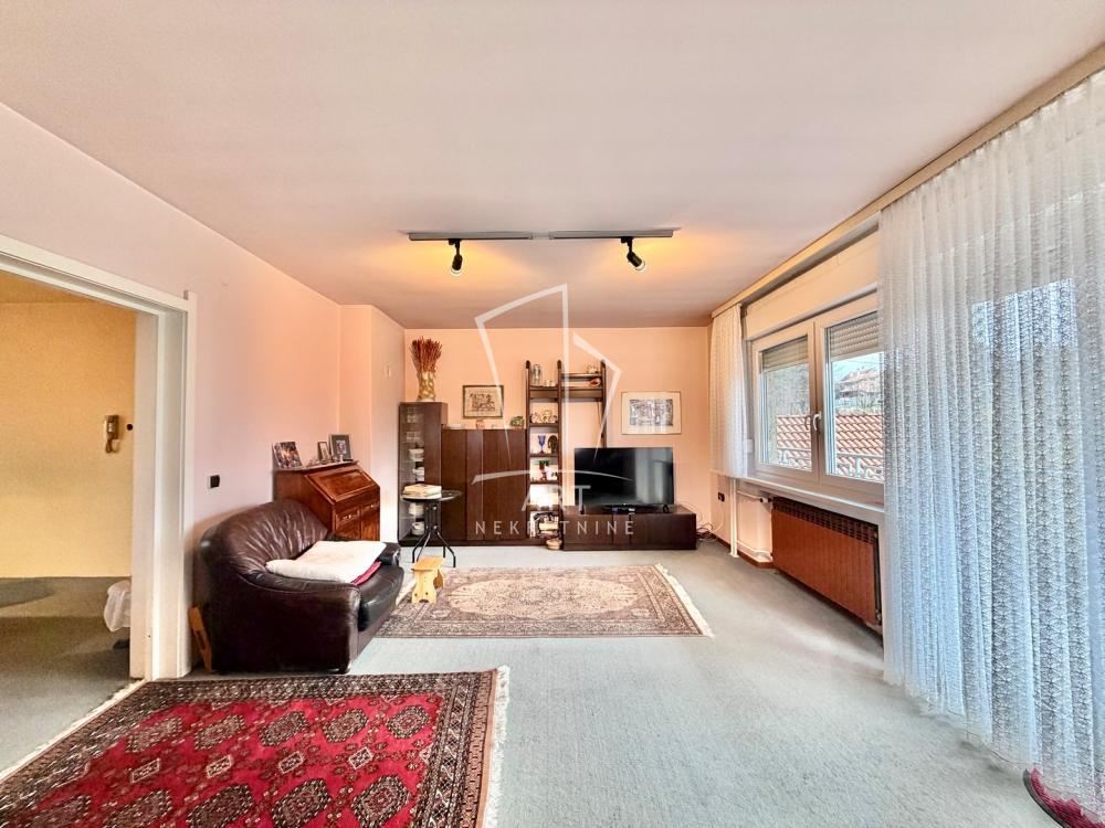 Slika 1 - Bratstva i jedinstva,  Kuća na prodaju, 399m2, 250.000€