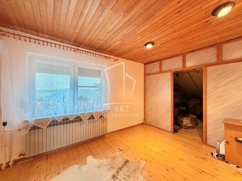 Slika 2 - Bratstva i jedinstva,  Kuća na prodaju, 399m2, 250.000€