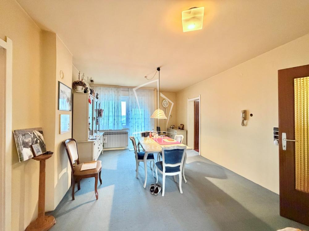 Slika 6 - Bratstva i jedinstva,  Kuća na prodaju, 399m2, 250.000€