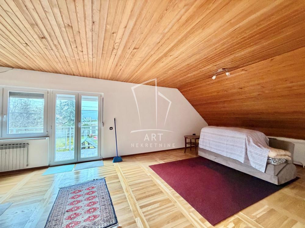 Slika 7 - Bratstva i jedinstva,  Kuća na prodaju, 399m2, 250.000€