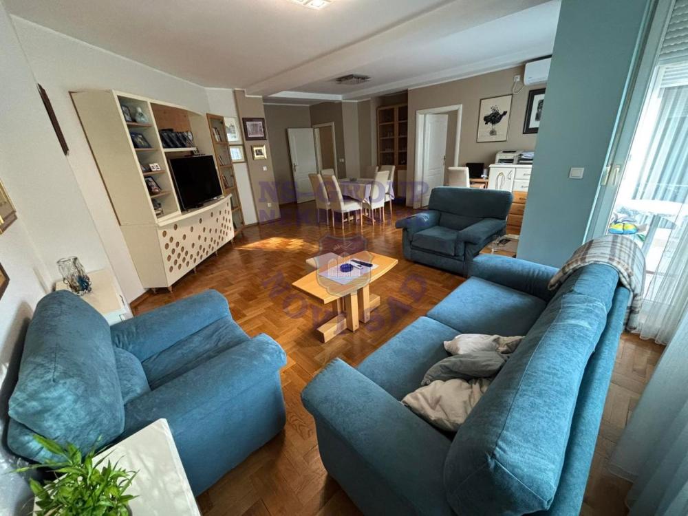 Slika 1 - Četvorosoban stan na prodaju, 112m2, 309.000€