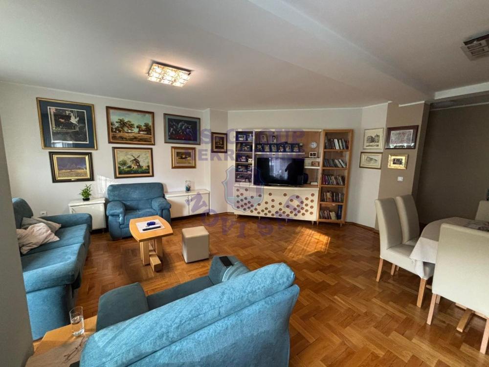 Glavna slika -Četvorosoban stan na prodaju, 112m2, 309.000€