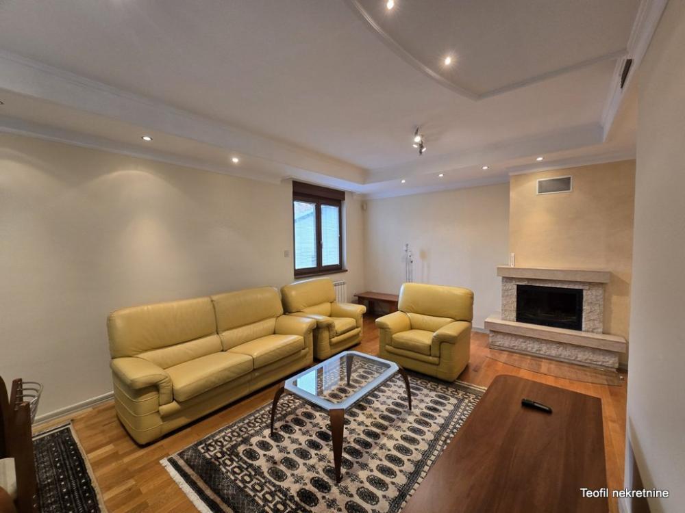 Glavna slika -Admirala Vukovića, Trosoban stan na prodaju, 77m2, 261.800€