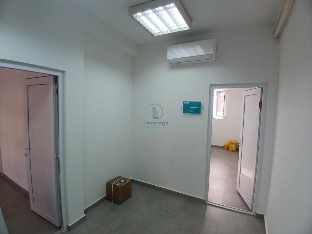 Slika 1 - Bulevar Maršala Tolbuhina,  Lokal za izdavanje, 100m2, 2.600€