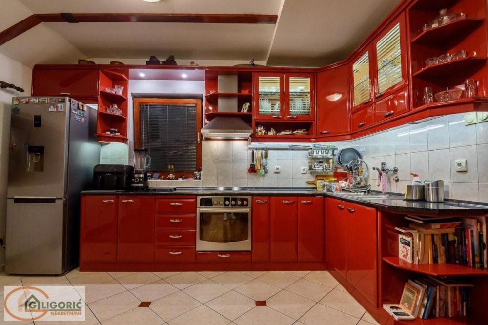 Slika 1 - Šantićeva, Četvorosoban stan na prodaju, 131m2, 450.000€