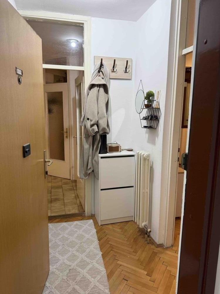 Slika 7 - Dimitrija Avramovića , Jednosoban stan za izdavanje, 40m2, 400€