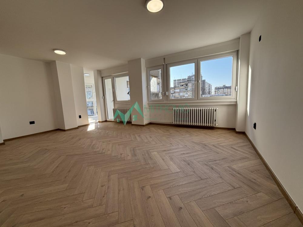 Glavna slika -Trosoban stan na prodaju, 73m2, 216.300€