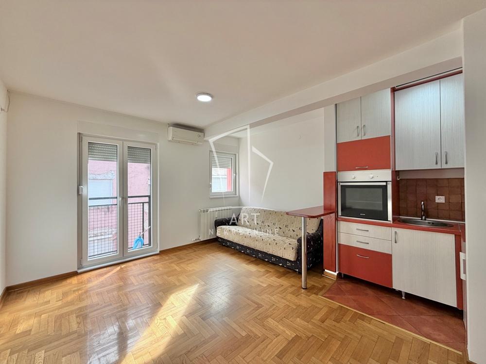 Slika 5 - Dimitrija Tucovića,  Stan na prodaju, 24m2, 120.000€