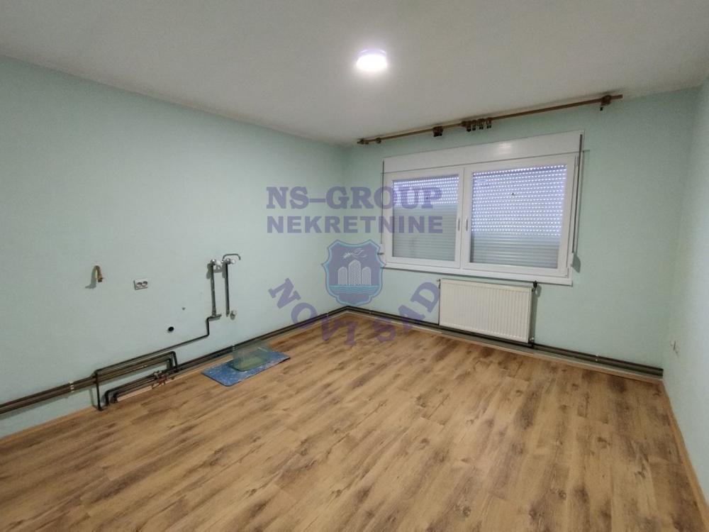 Slika 5 - Sremski Karlovici,  Kuća na prodaju, 250m2, 257.500€