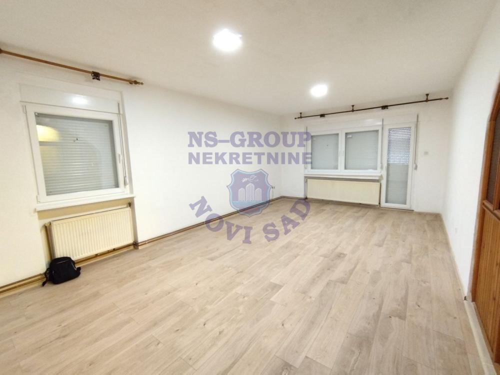 Glavna slika -Sremski Karlovici,  Kuća na prodaju, 250m2, 257.500€
