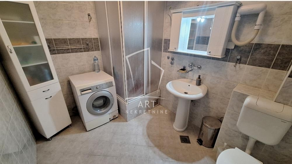 Slika 5 - Slanački Put,  Lokal za izdavanje, 100m2, 550€