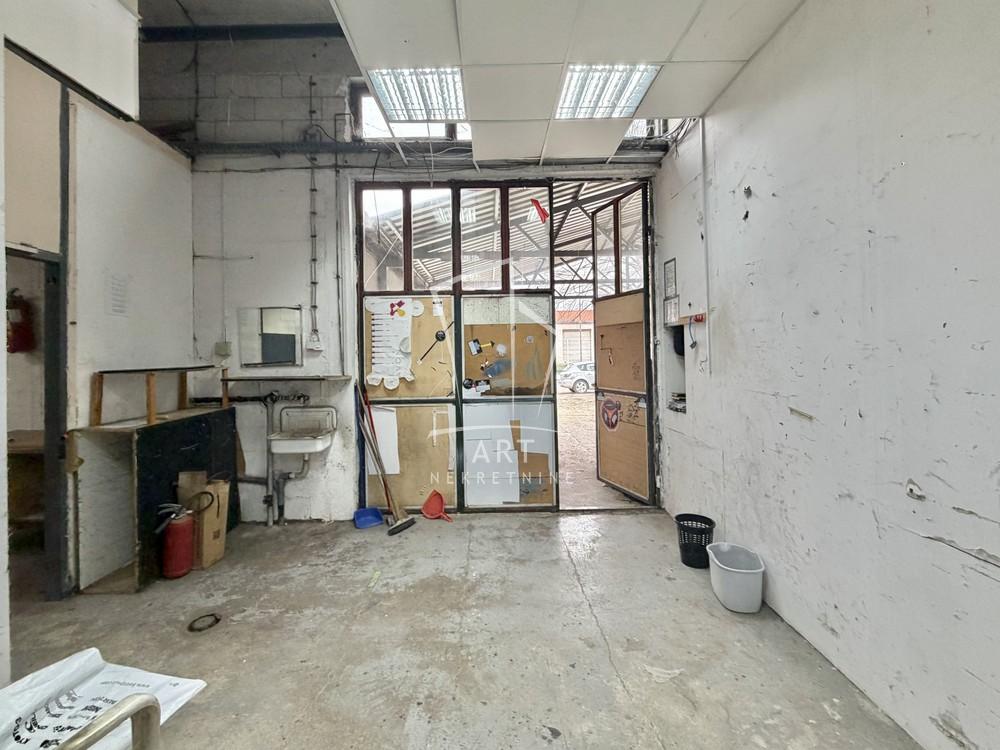 Slika 2 - Risovačka,  Lokal za izdavanje, 210m2, 2.000€