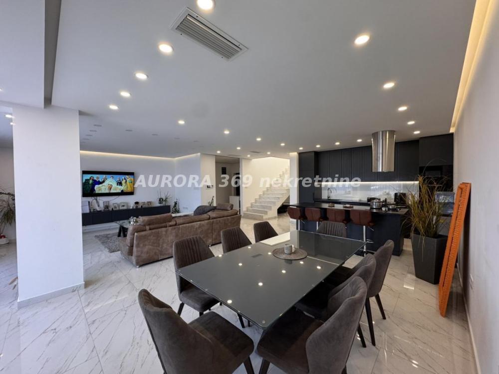 Glavna slika - Kuća na prodaju, 235m2, 680.000€