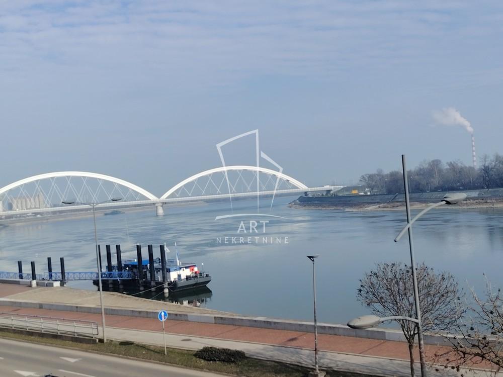 Slika 1 - Trg neznanog junaka, Trosoban stan na prodaju, 91m2, 290.000€