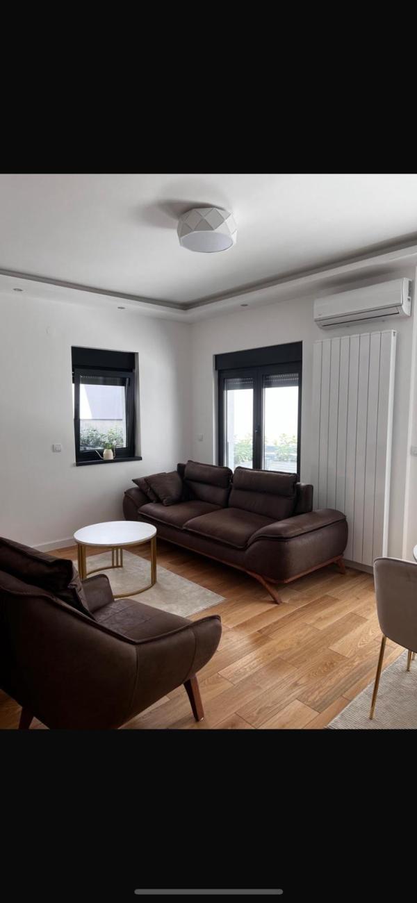 Slika 3 - Banjska, Dvosoban stan za izdavanje, 40m2, 800€