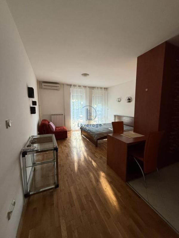 Glavna slika -Bulevar oslobođenja, Jednosoban stan za izdavanje, 35m2, 550€
