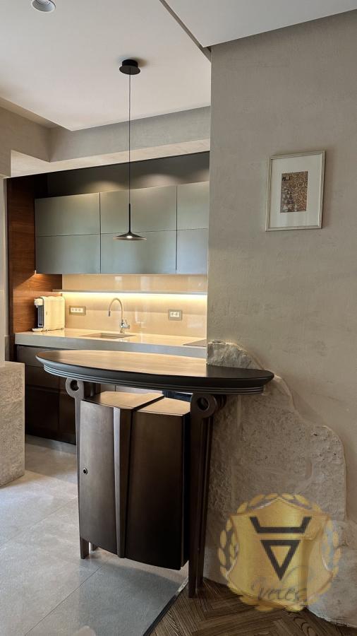 Slika 4 - Četvoroiposoban stan za izdavanje, 197m2, 2.100€