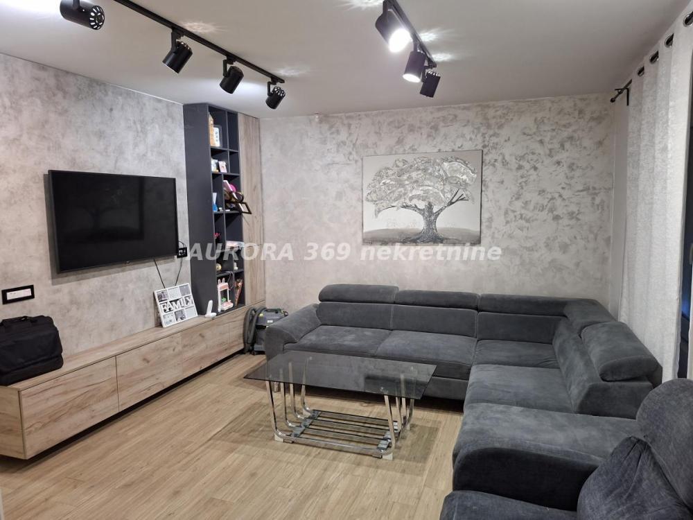 Glavna slika - Kuća na prodaju, 187m2, 470.000€