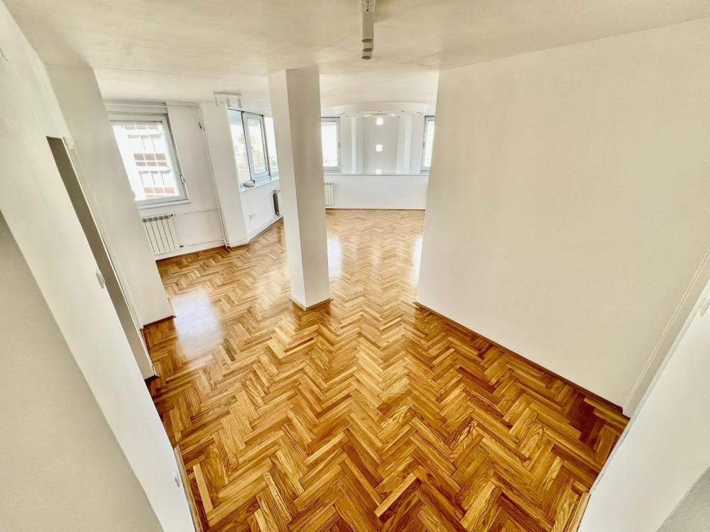 Slika 2 - Bulevar Zorana Đinđića, Četvorosoban stan za izdavanje, 110m2, 1.800€